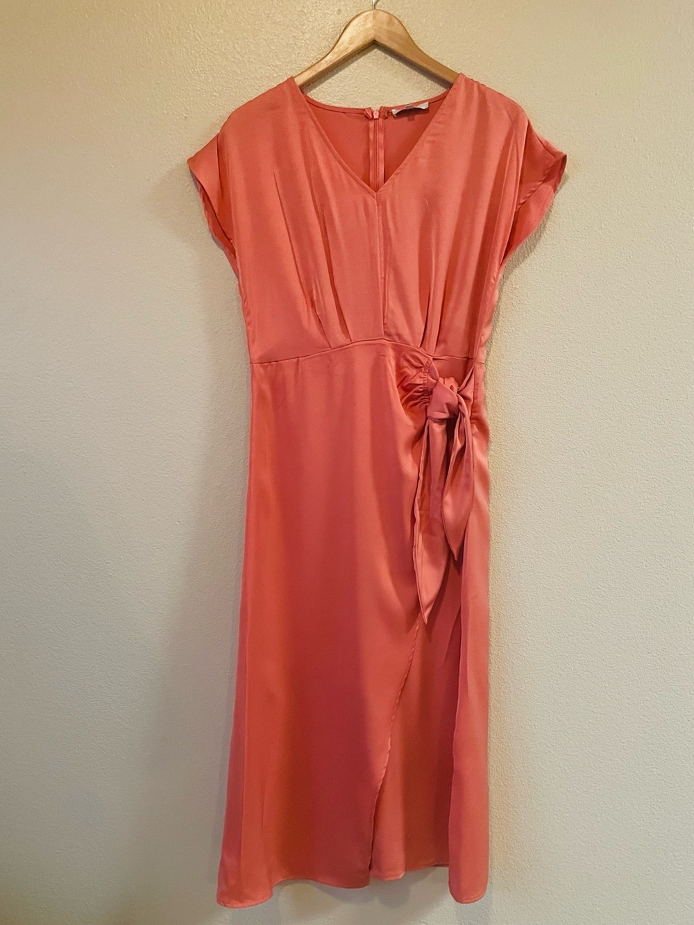 Fun 2 Fun Coral Satin Midi Wrap Dress | Size M